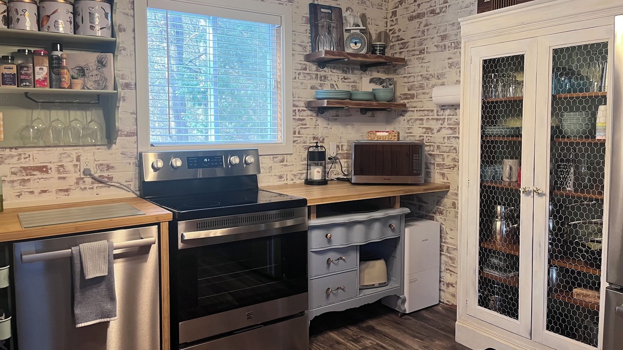 Photo of Kitchen in Edwardsburgh/Cardinal