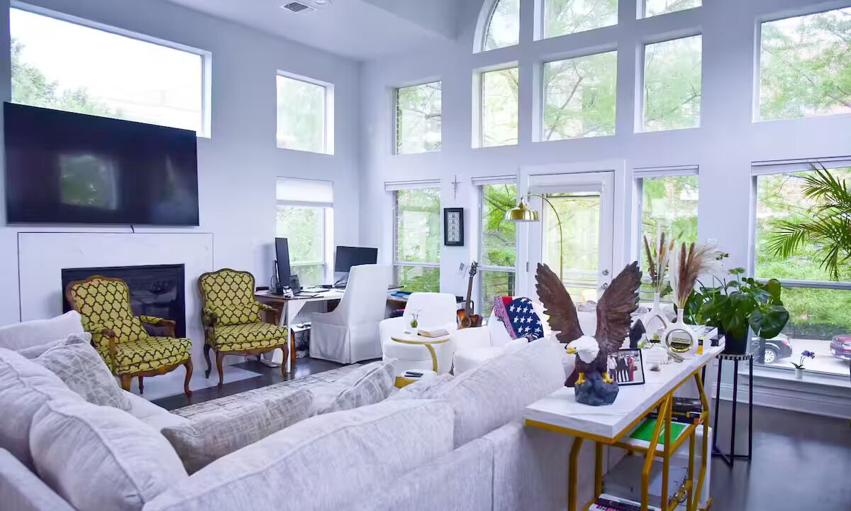 Photo of Livingroom in Knox - Henderson