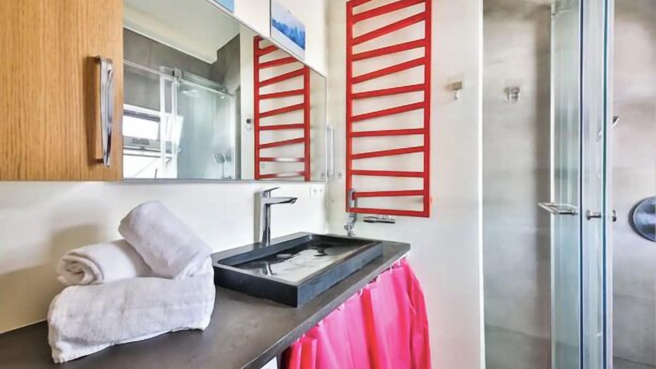 Photo of Bathroom in Quartier du Gros-Caillou