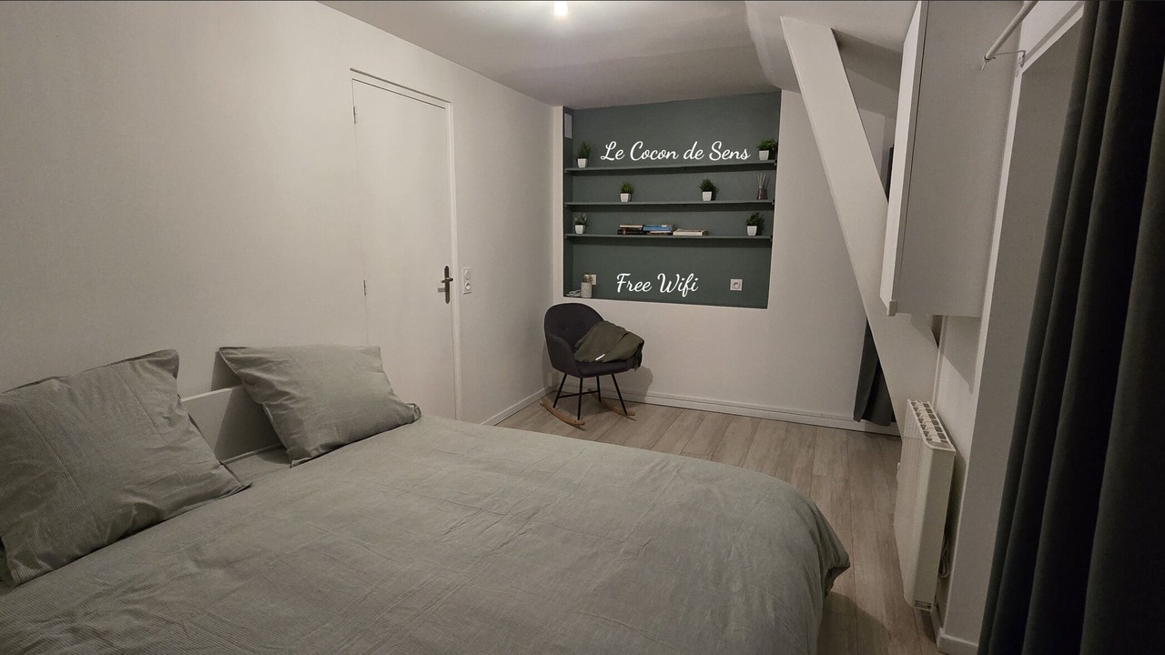 Photo of Bedroom in Sens