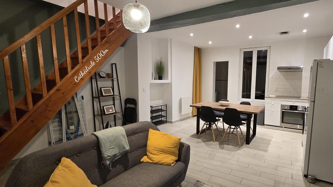 Photo of Others in Sens