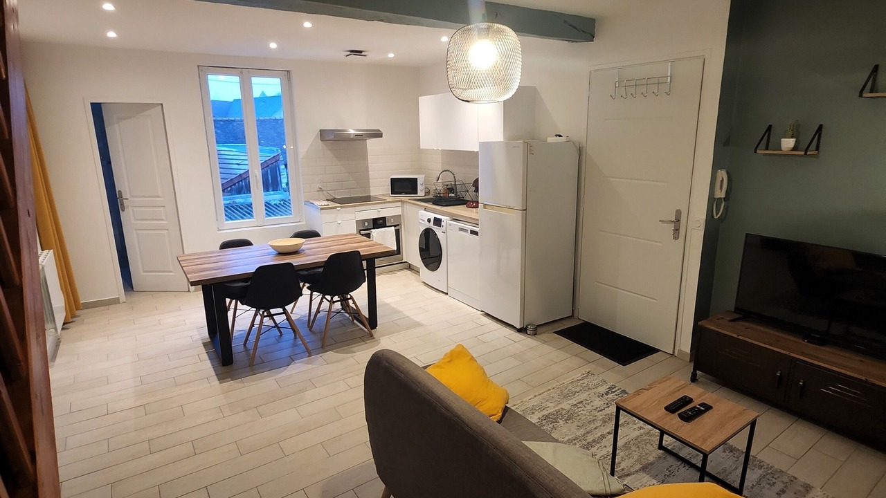 Photo of Others in Sens