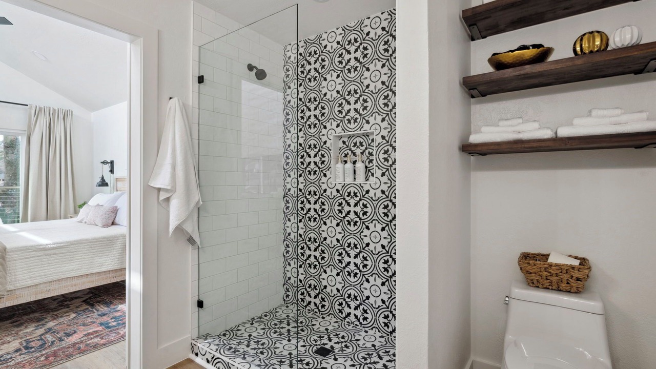 Photo of Bathroom in Walden on Lake Conroe