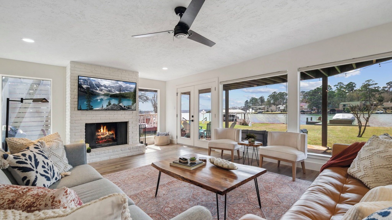 Photo of Livingroom in Walden on Lake Conroe