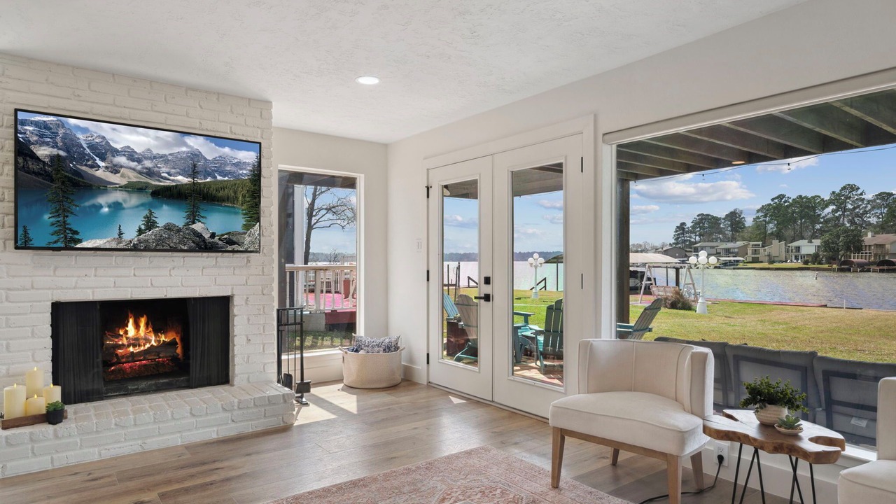 Photo of Livingroom in Walden on Lake Conroe