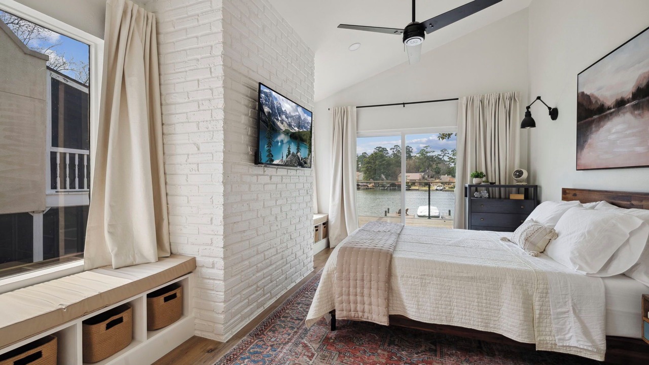 Photo of Bedroom in Walden on Lake Conroe