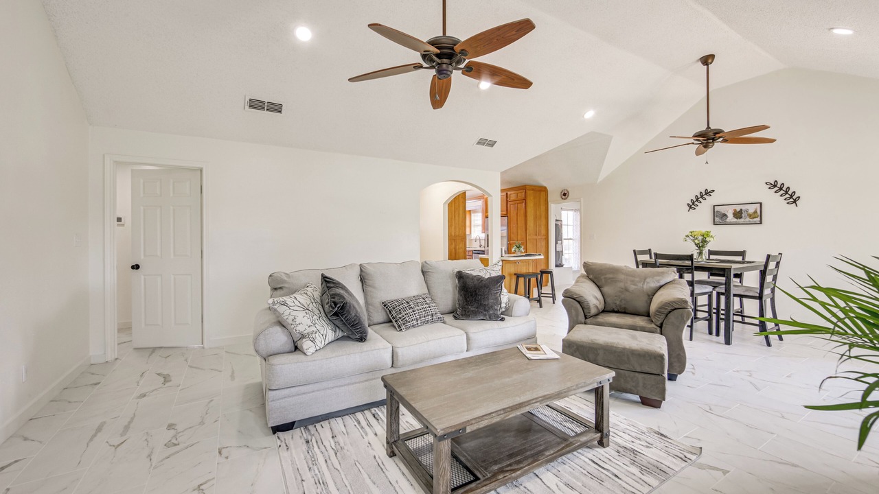 Photo of Livingroom in Jacksonville