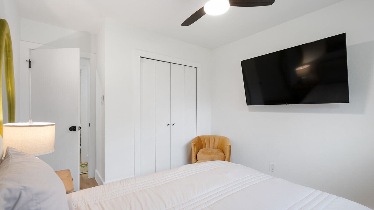 Photo of Bedroom in North Austin Civic Association