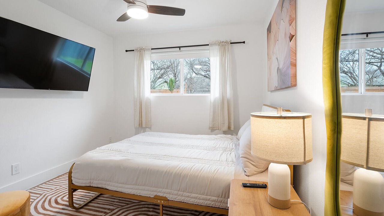 Photo of Bedroom in North Austin Civic Association