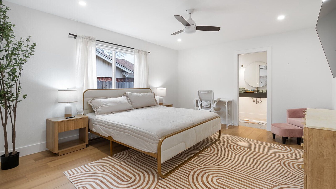 Photo of Bedroom in North Austin Civic Association