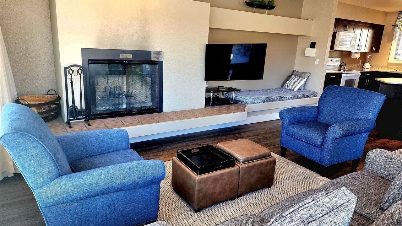 Photo of Livingroom in Wapato Point