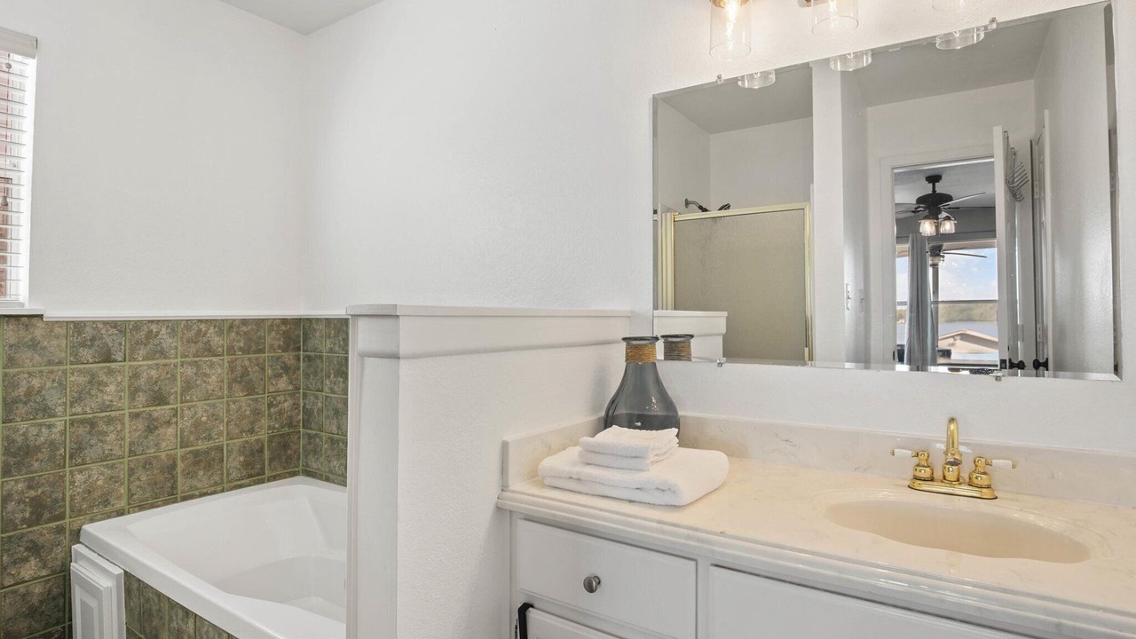 Photo of Bathroom in Carolyn Estates
