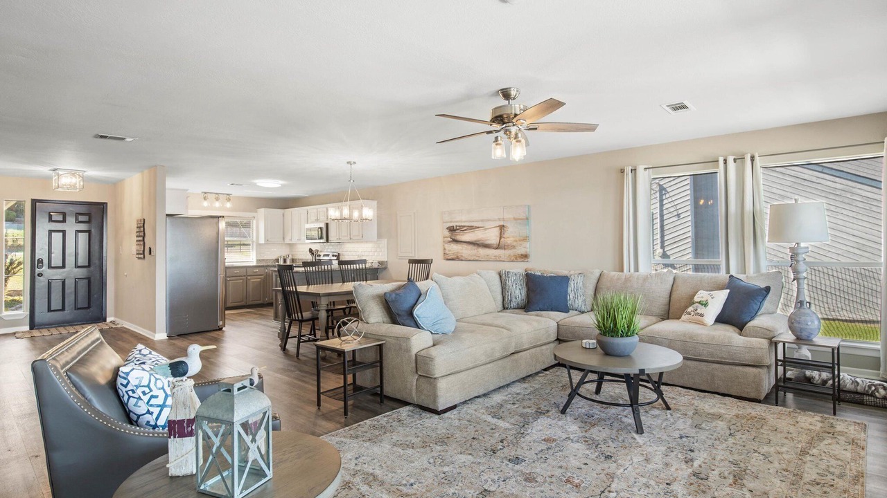 Photo of Livingroom in Carolyn Estates