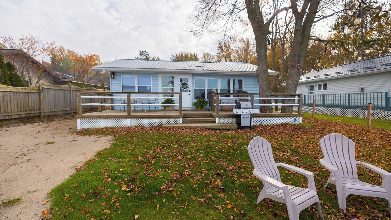 Photo of Patio Balcony in Kettle Point 44