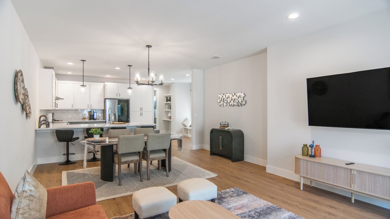 Photo of Livingroom in McNeil