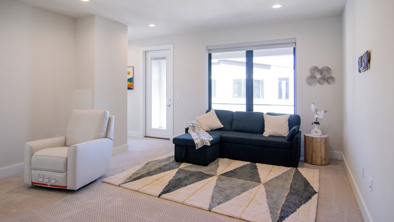 Photo of Livingroom in McNeil