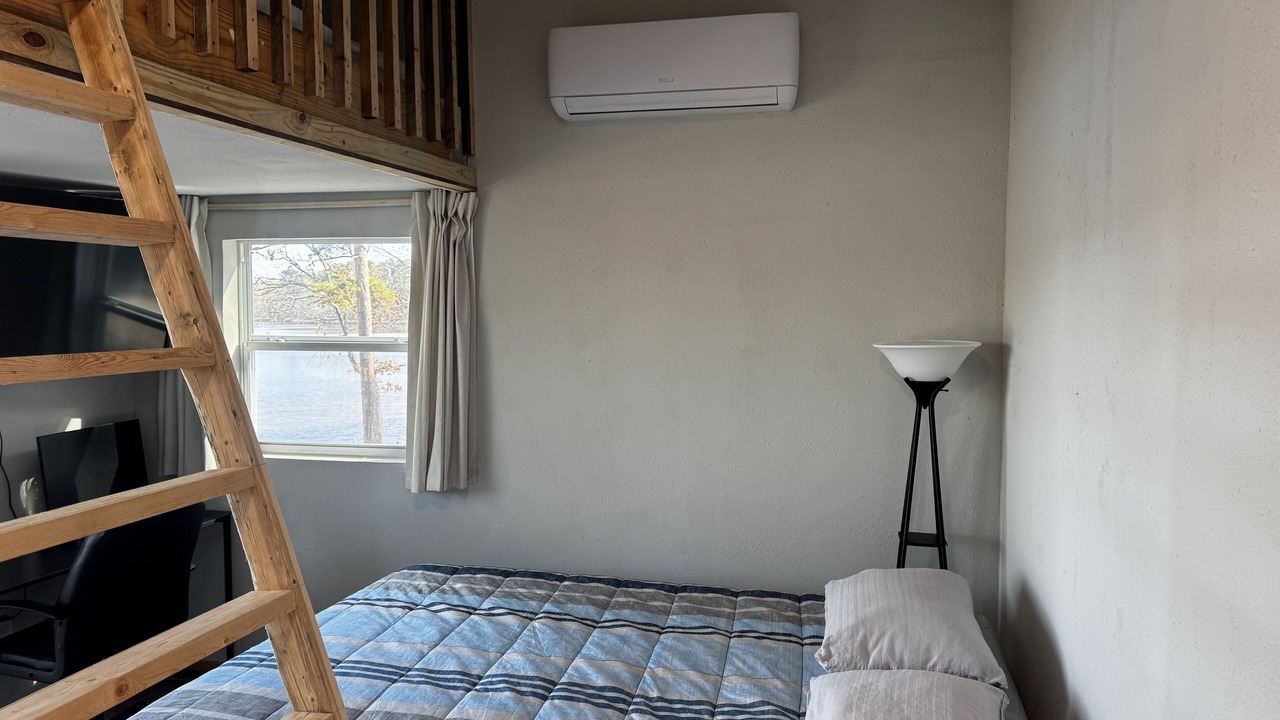 Photo of Bedroom in Grapeland