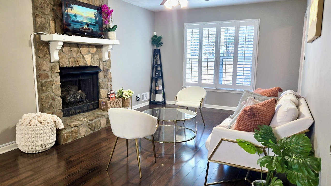 Photo of Livingroom in Lawrenceville