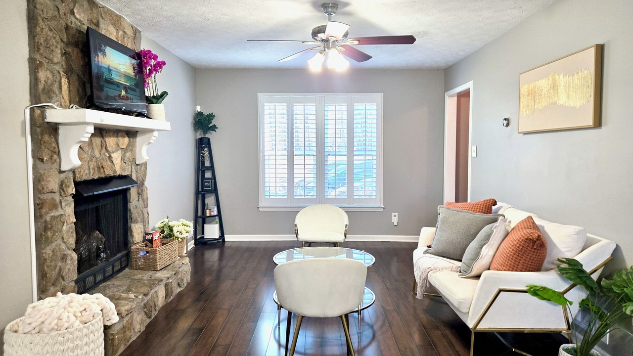 Photo of Livingroom in Lawrenceville