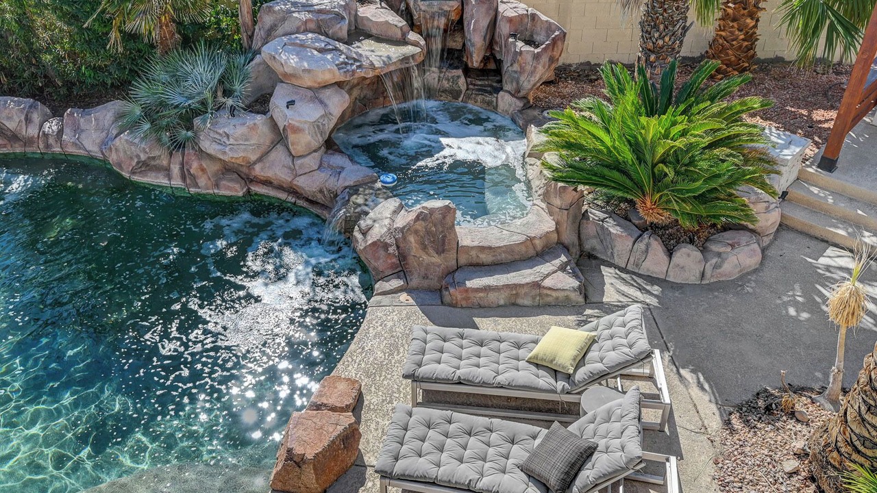 Photo of Outdoor in Spring Valley