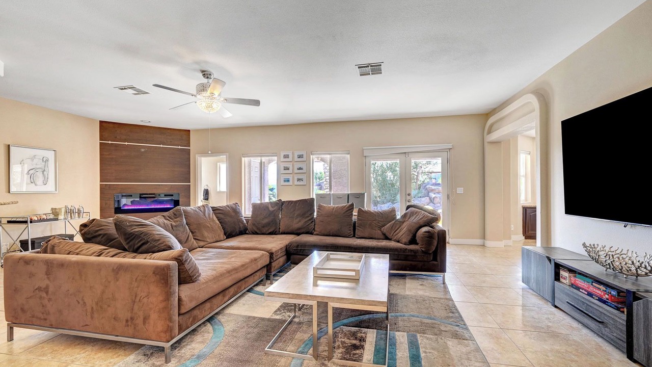 Photo of Livingroom in Spring Valley