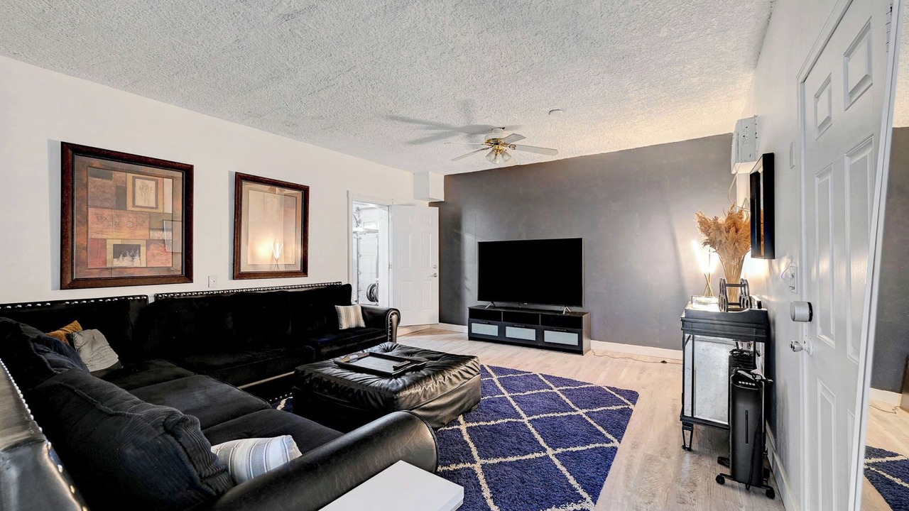 Photo of Livingroom in Spring Valley