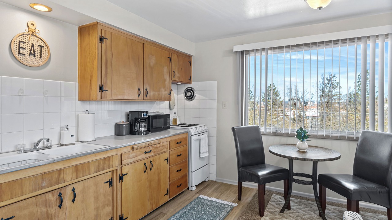 Photo of Kitchen in Cliff - Cannon