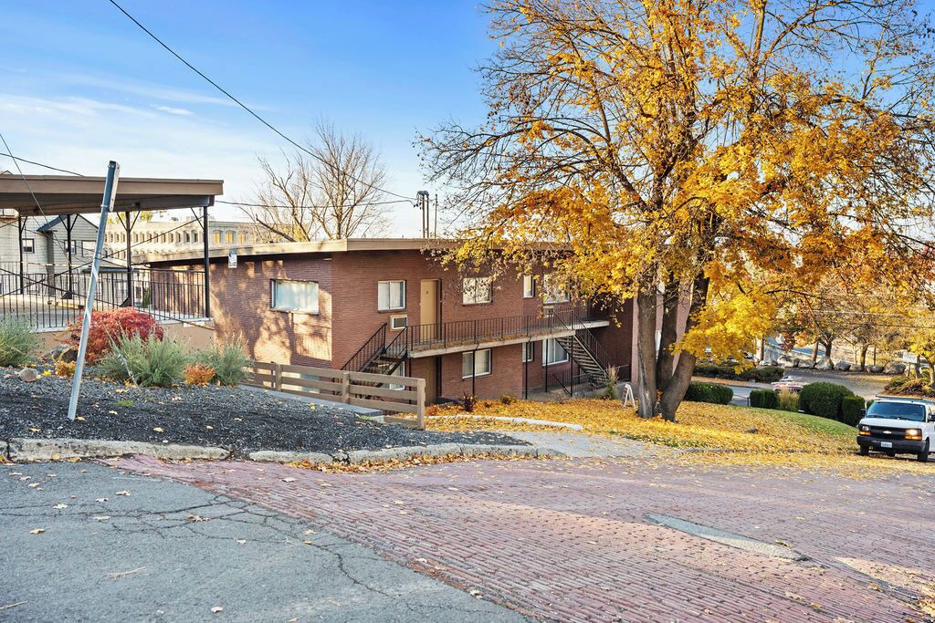 Photo of Others in Cliff - Cannon