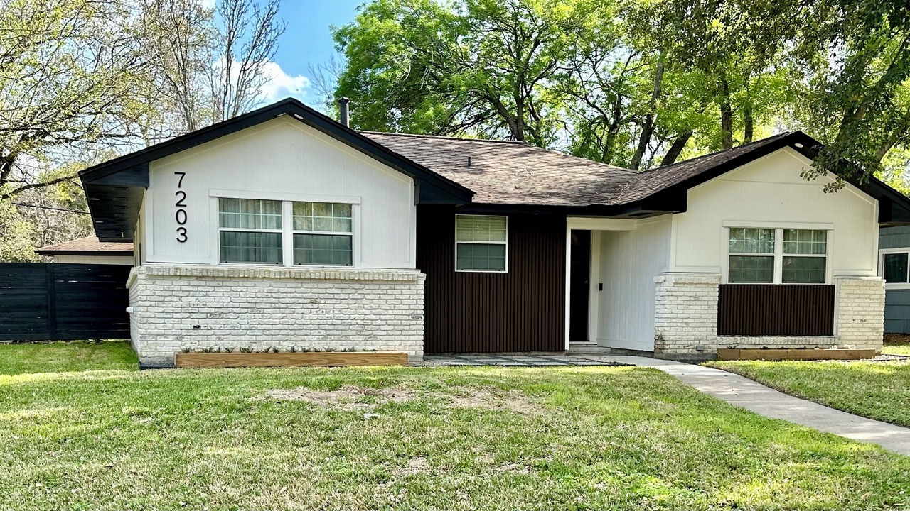 Photo of Outdoor in Sharpstown