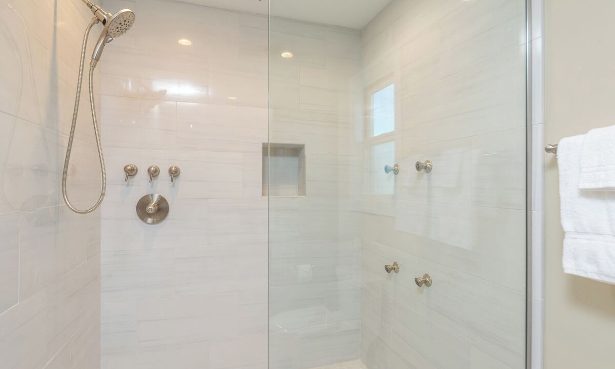 Photo of Bathroom in Beachwalk