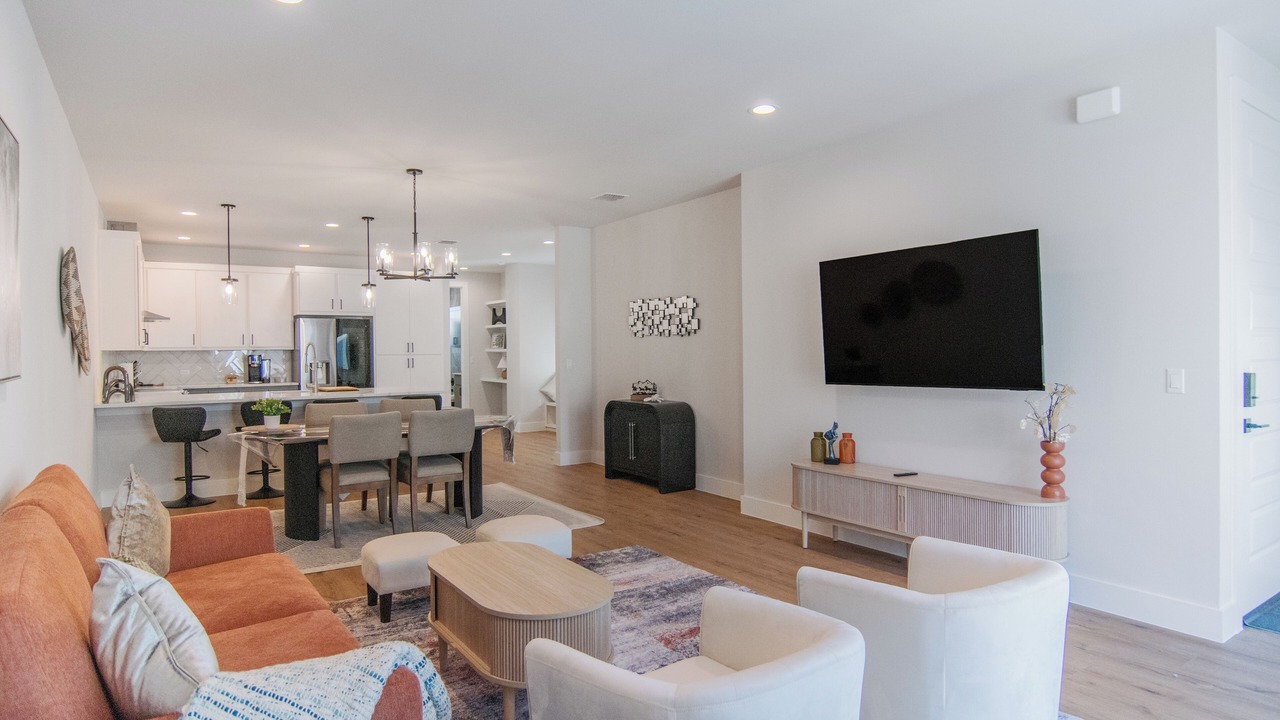 Photo of Livingroom in McNeil