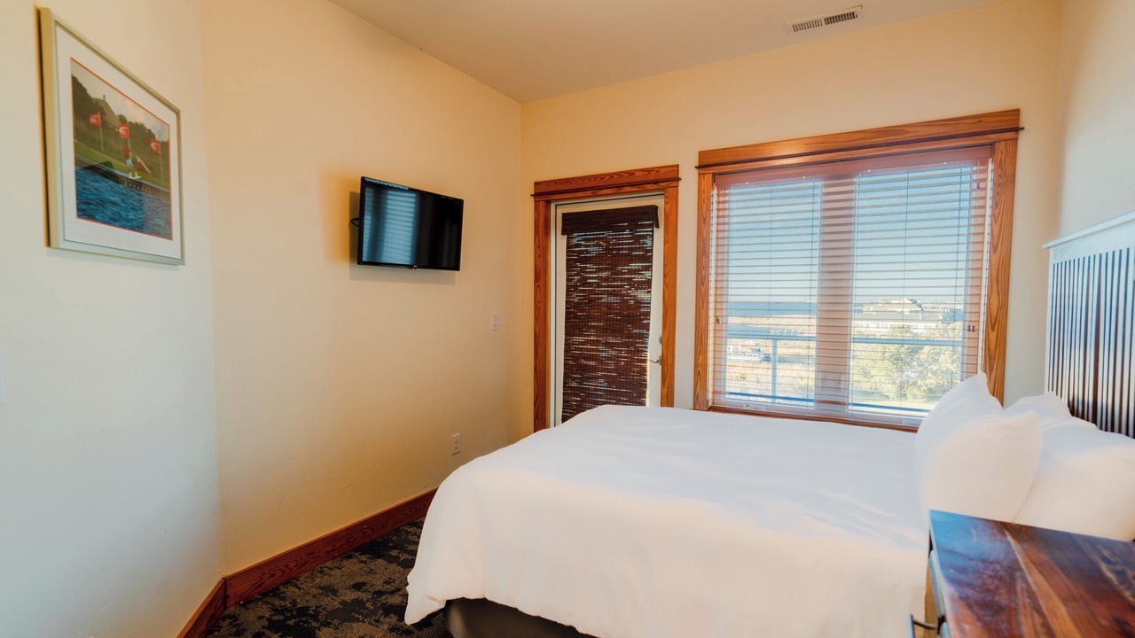 Photo of Bedroom in Waves