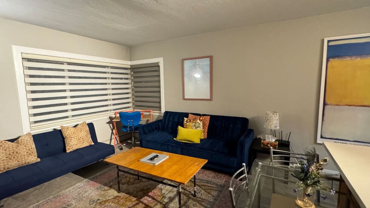 Photo of Livingroom in Downtown Seattle