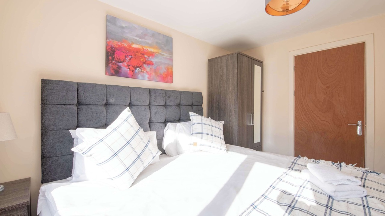 Photo of Others in Skewen