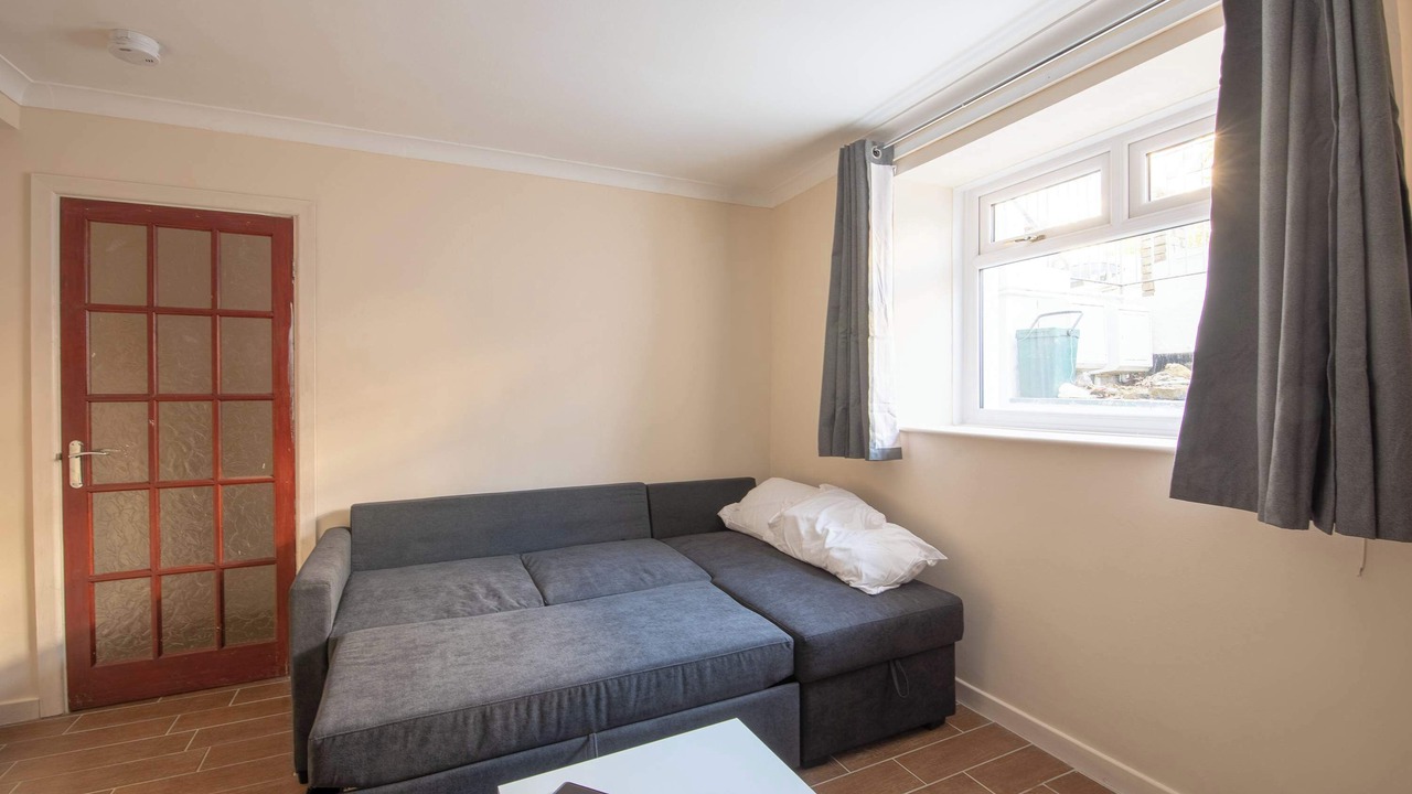 Photo of Others in Skewen