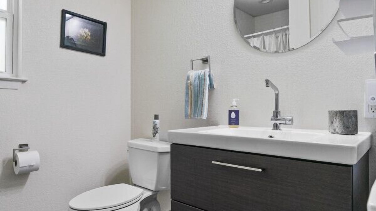 Photo of Bathroom in Slaughter Creek Acres
