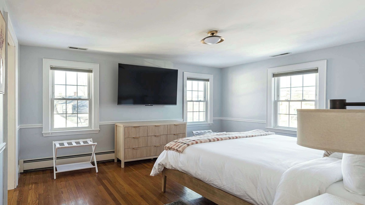 Photo of Bedroom in Beverly