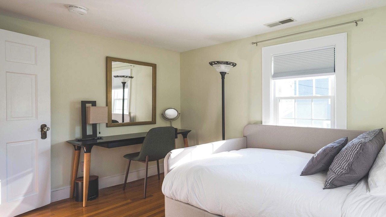 Photo of Bedroom in Beverly