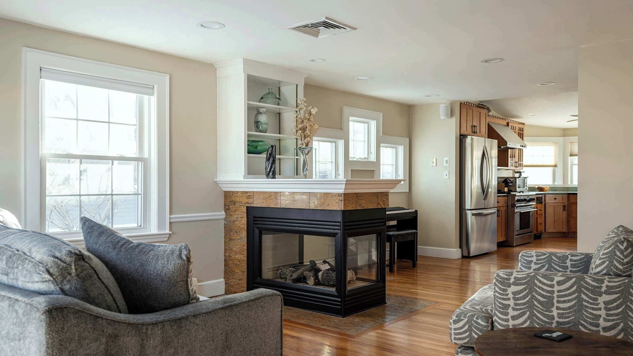 Photo of Livingroom in Beverly