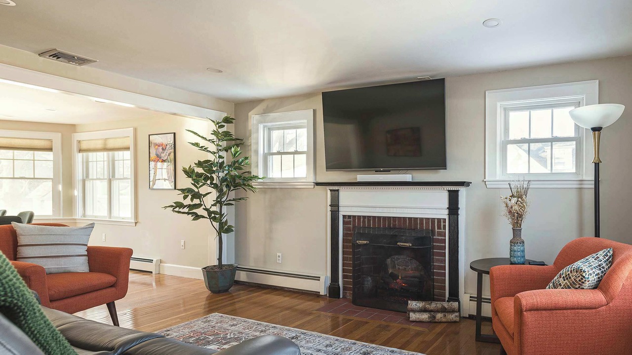 Photo of Livingroom in Beverly