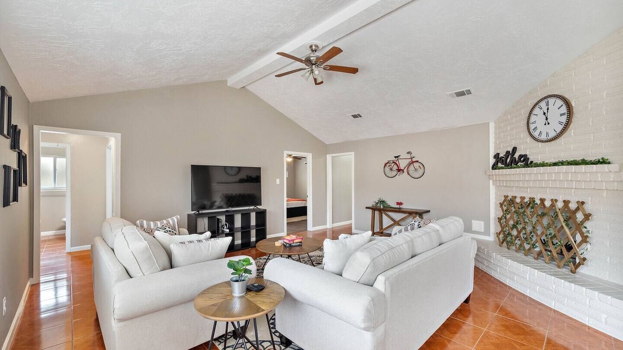 Photo of Livingroom in Greater Fondren Southwest