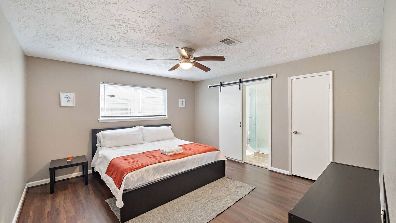 Photo of Bedroom in Greater Fondren Southwest