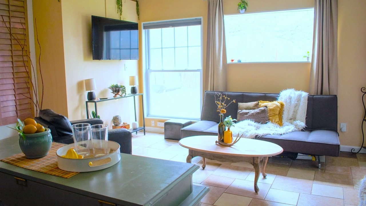 Photo of Livingroom in MLK