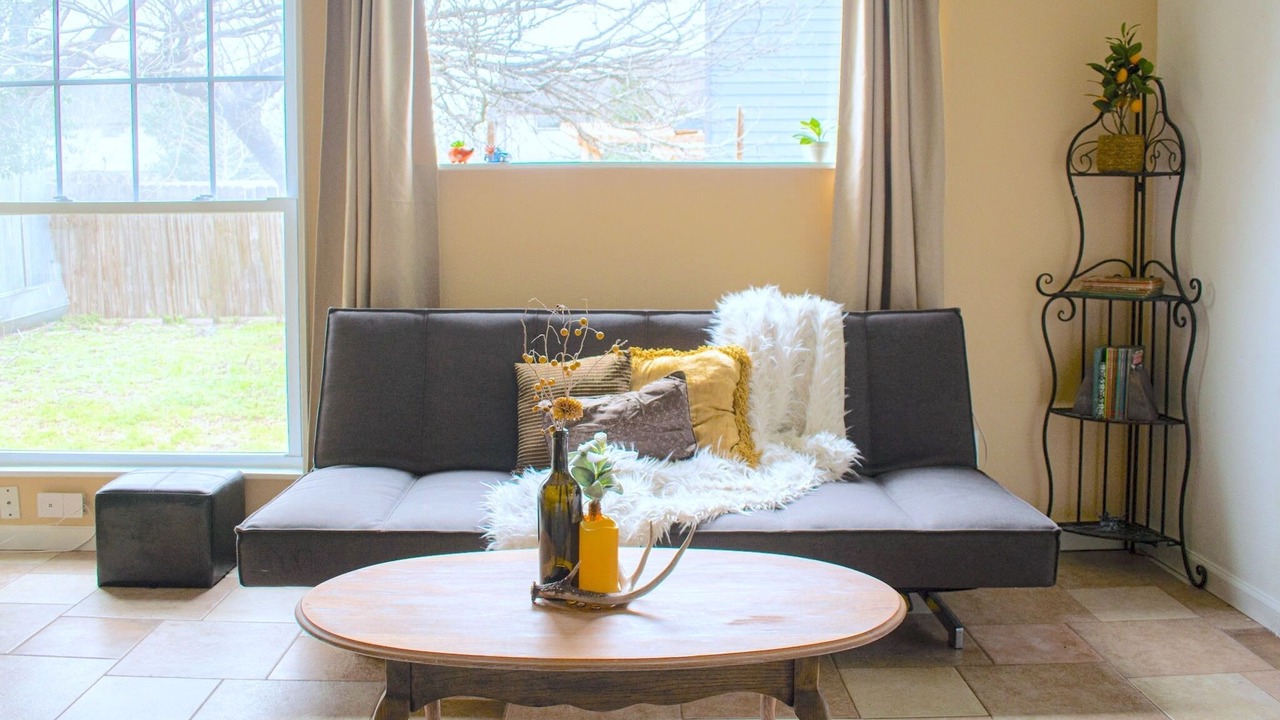 Photo of Livingroom in MLK