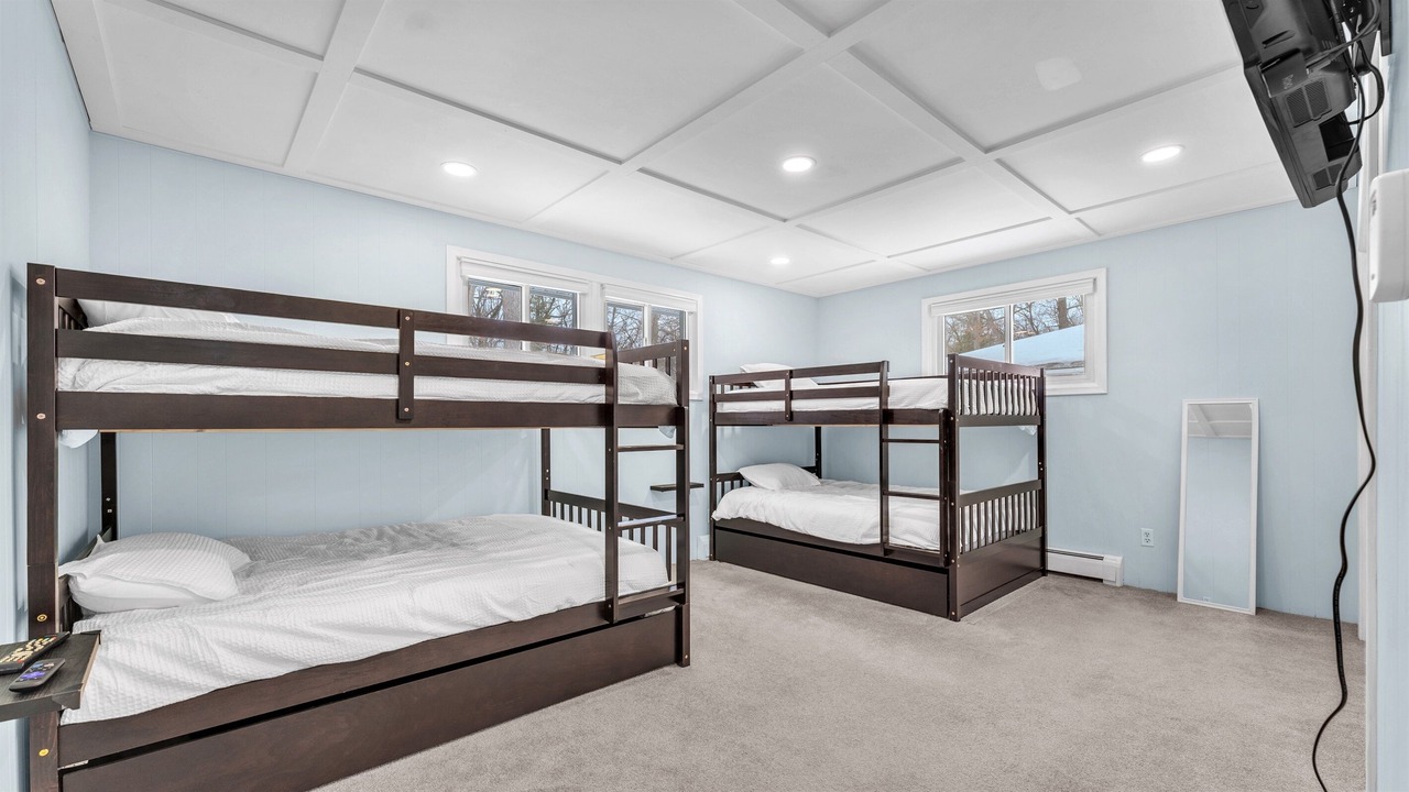 Photo of Bedroom in Grand Bend