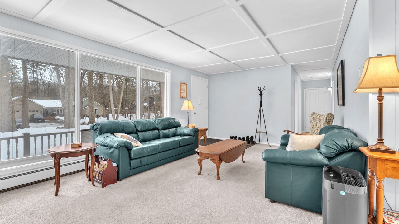 Photo of Livingroom in Grand Bend