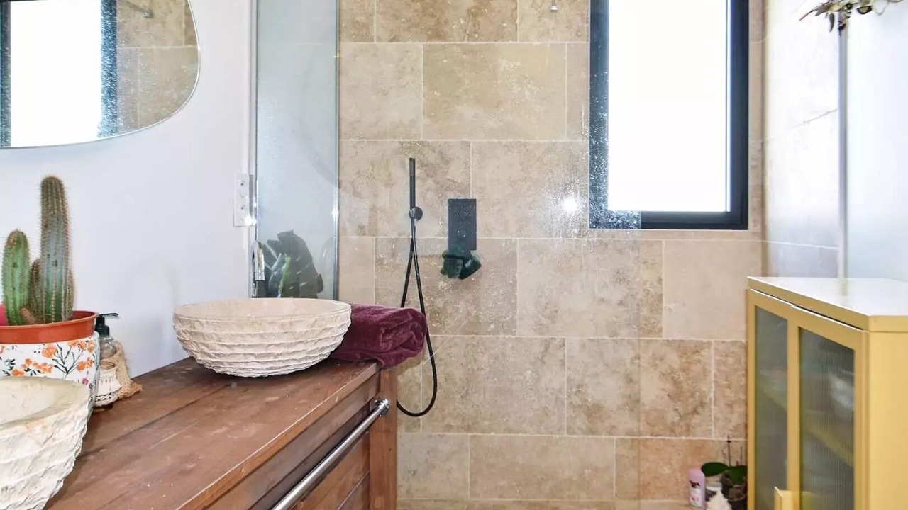 Photo of Bathroom in Saint-Laurent-d'Aigouze