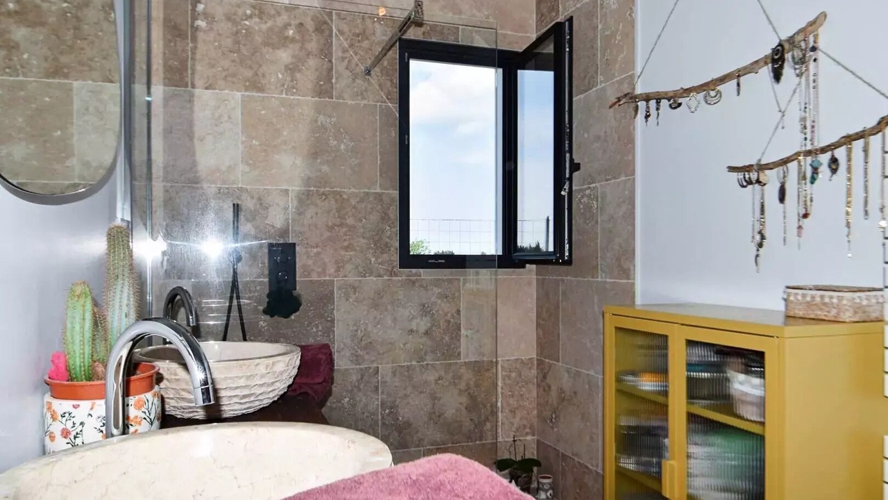 Photo of Bathroom in Saint-Laurent-d'Aigouze