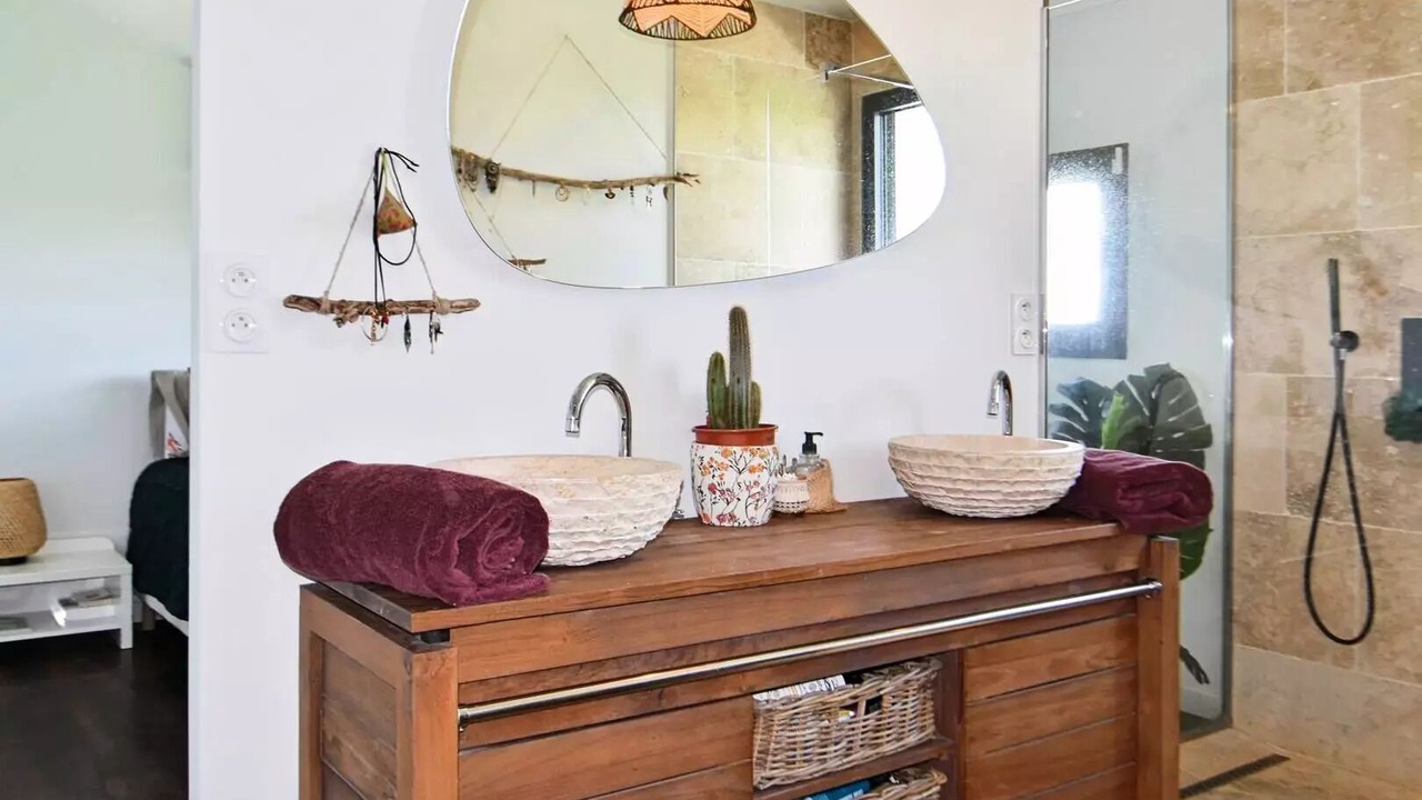 Photo of Bathroom in Saint-Laurent-d'Aigouze