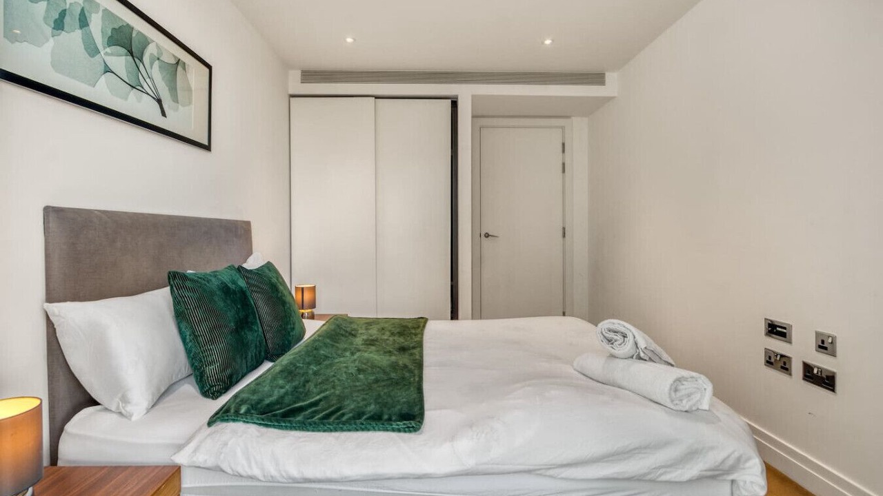 Photo of Bedroom in Vauxhall